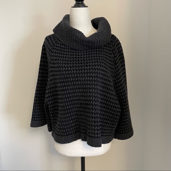 Alice + Olivia wool poncho - Picture 4 of 6